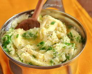 Картофельное пюре с печеным чесноком и петрушкой