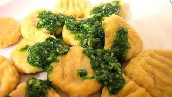 Рецепт Клецки из тыквы с кориандром Алмонд Песто