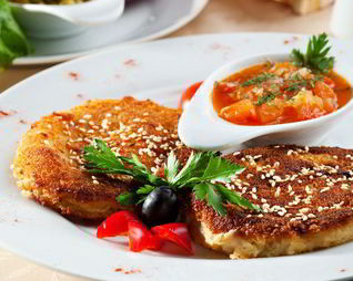 Котлеты гороховые Фалафели по-арабски с томатным соусом