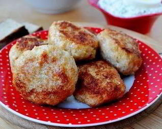 Котлеты из судака с соусом
