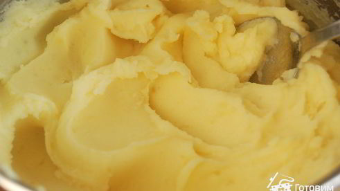 котлеты в картофельных гнездышках с перепелиными яйцами