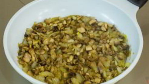 котлеты, запеченные в духовке под грибным соусом