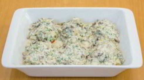 котлеты, запеченные в духовке под грибным соусом