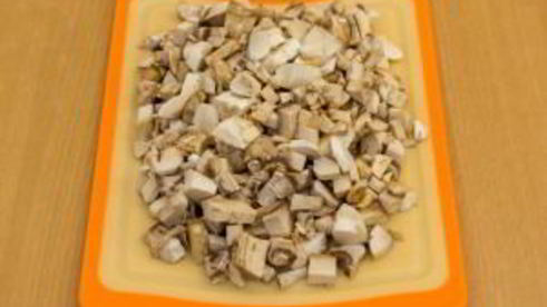 котлеты, запеченные в духовке под грибным соусом