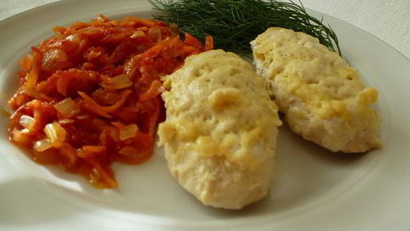 Рецепт Куриные котлетки-рулетики, запеченные в пикантном соусе