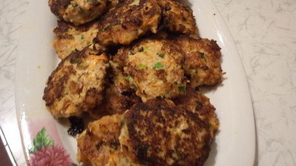 Рецепт Куриные котлетки с морковью и зеленым луком