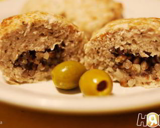 Куриные котлеты, фаршированные гречей и оливками