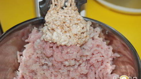 куриные котлеты, фаршированные гречей и оливками