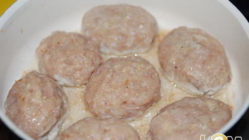 куриные котлеты, фаршированные гречей и оливками