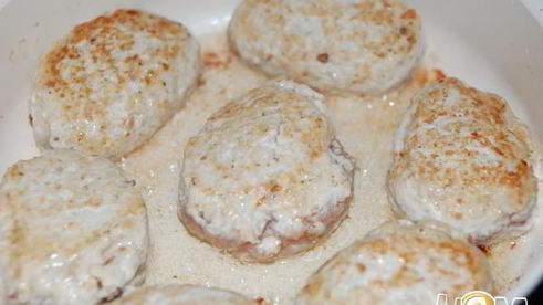 куриные котлеты, фаршированные гречей и оливками