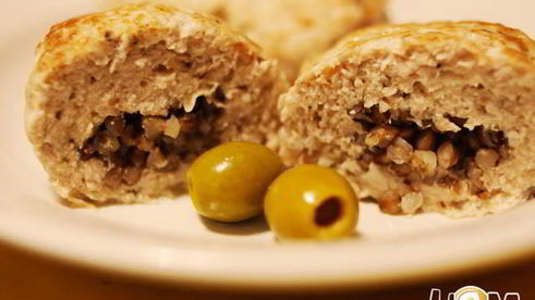 куриные котлеты, фаршированные гречей и оливками