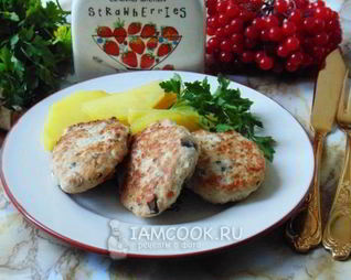 Куриные котлеты с грибами и квашеной капустой