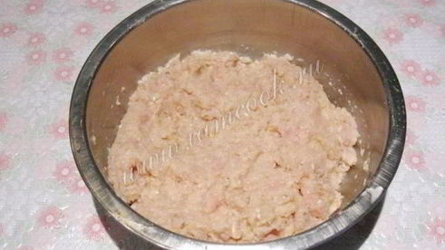 куриные котлеты с грибами и квашеной капустой