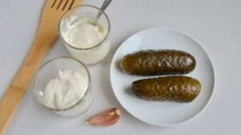 куриные котлеты с овсянкой и сметанным соусом