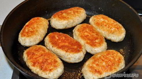 куриные котлеты со шпинатом и яйцом