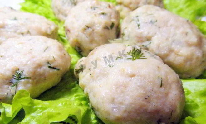 Куриные паровые котлеты в микроволновке