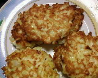 Луковые котлеты с зеленью