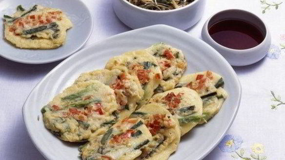 Рецепт Нарядные рыбные котлеты по-тайски с кусочками красного перца и фасоли