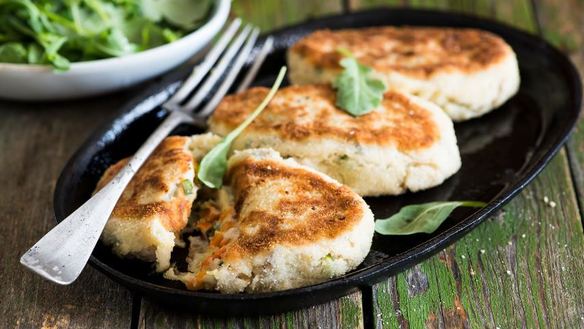 Рецепт Рыбные котлеты из скумбрии с картофельным пюре