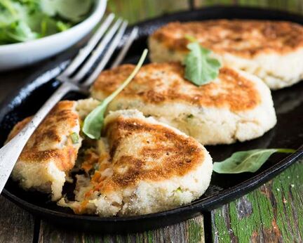 Рыбные котлеты из скумбрии с картофельным пюре