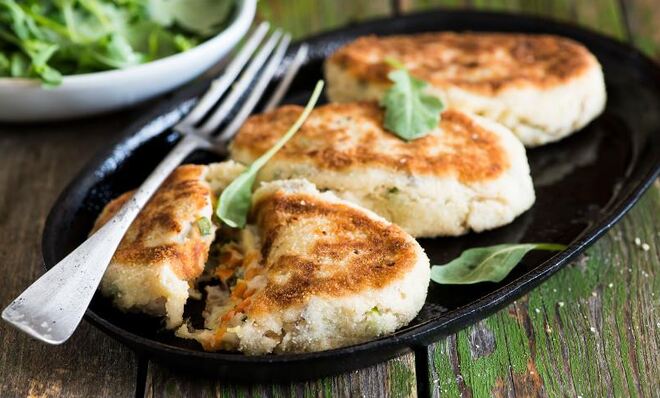 Рыбные котлеты из скумбрии с картофельным пюре