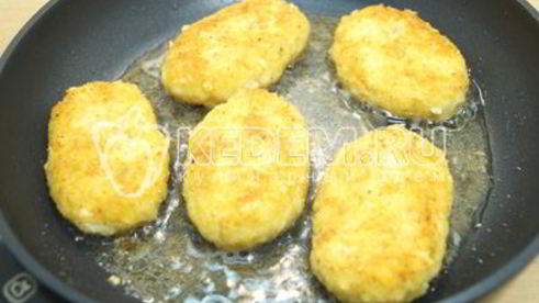 вкусные картофельные котлеты с сыром