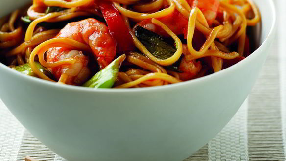 Рецепт Лапша с креветками и овощами