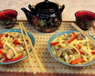 Лапша с куриной грудкой по-китайски