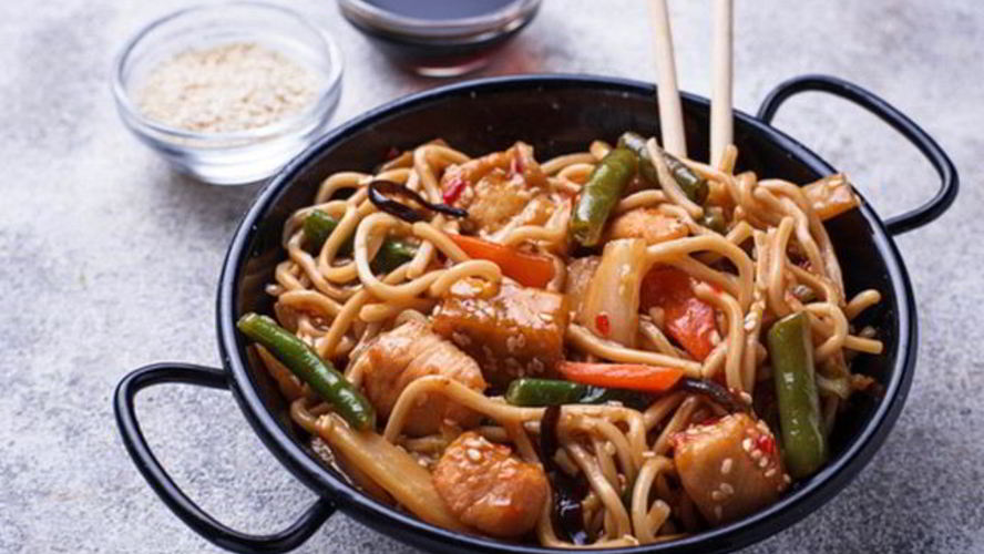 Рецепт лапша удон с курицей и овощами в соусе терияки