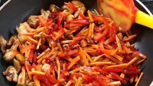 лапша удон с курицей терияки