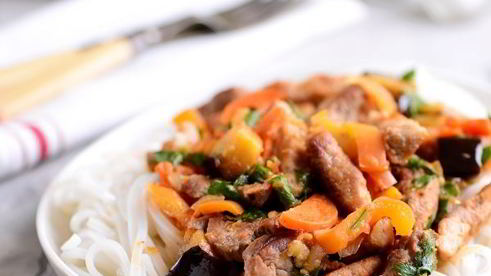 лапша удон со свининой и овощами