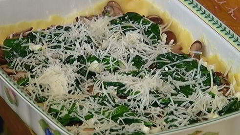 лазанья с грибами, козьим сыром и шпинатом