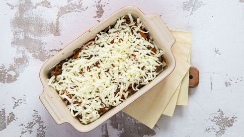 лазанья с грибами, овощами и мясом