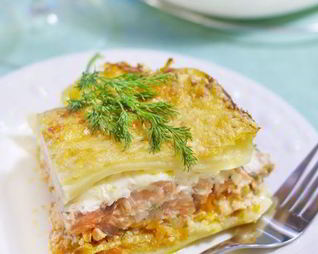 Лазанья с лососем и укропом
