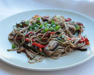 Летняя лапша соба stir-fry