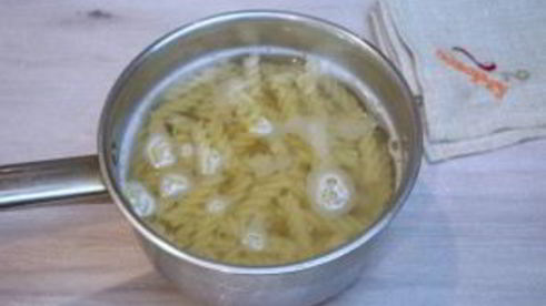 макароны под сырным соусом