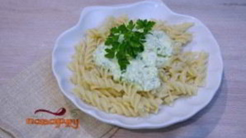 макароны под сырным соусом