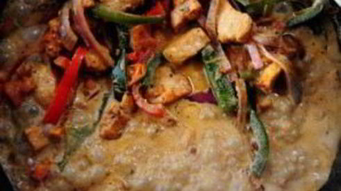 макароны с курицей и овощами