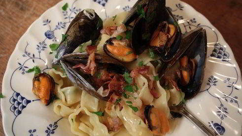 макароны с мидиями под соусом из сидра
