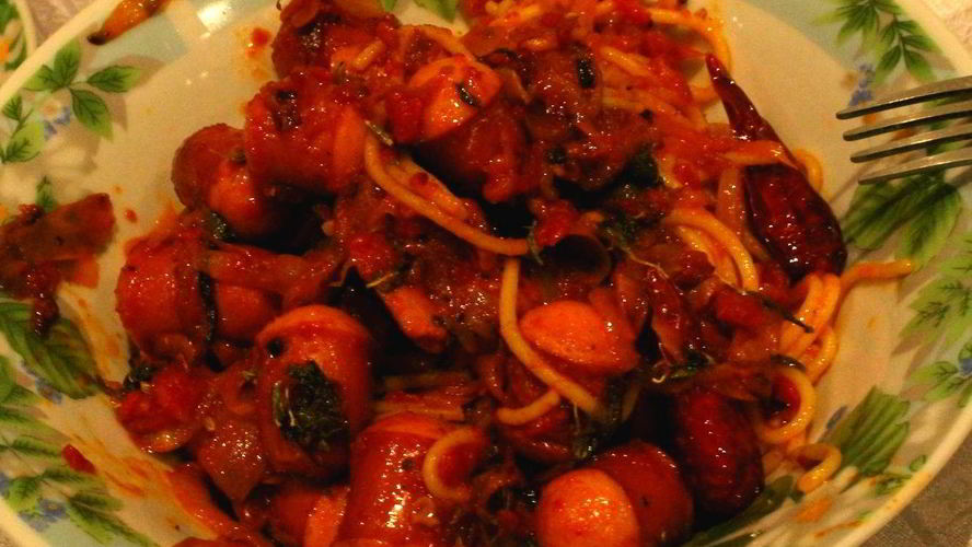 Рецепт макароны с сардельками в томатном соусе