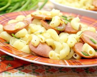Макароны с сардельками
