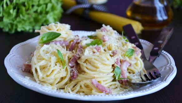 Рецепт Макароны с ветчиной и сыром