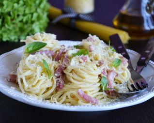 Макароны с ветчиной и сыром