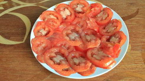 макароны со шпинатом и помидорами