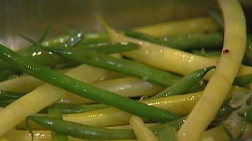 макароны со стручковой фасолью и помидорами