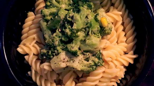 Рецепт Макароны в молочно-овощном соусе с пряными травами