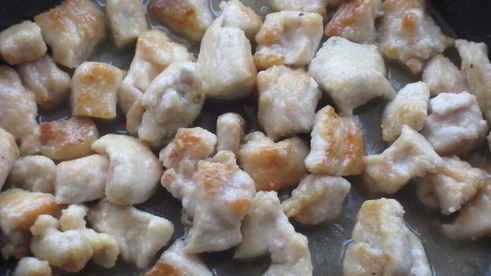 паста c курицей, овощами и грибами