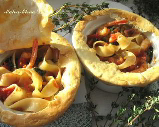 Паста Феттучине, запеченная с морепродуктами