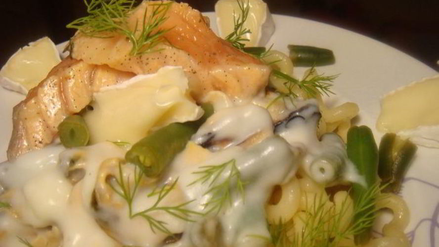 Рецепт паста под соусом бешамель с мидиями и маринованным лососем