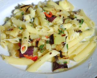 Паста с баклажаном и чили